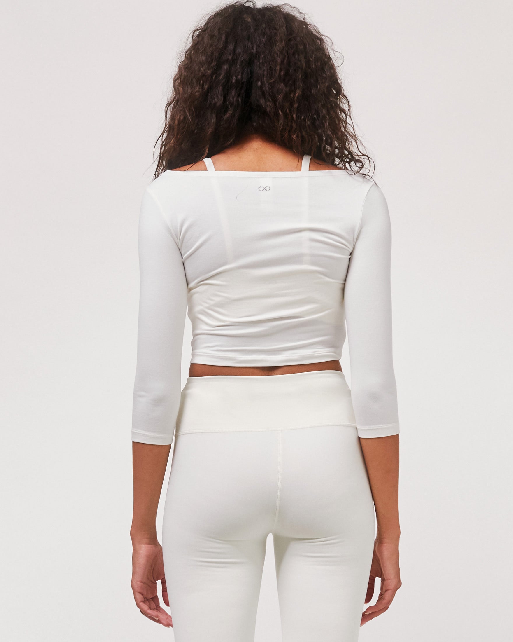 Dynamic Cozy Open Shoulder 3/4 Sleeve